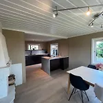 Sentral Enebolig Pa Lura Med Jacuzzi! Holiday home *