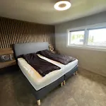 Дом отдыха Sentral Enebolig Pa Lura Med Jacuzzi! Ставангер