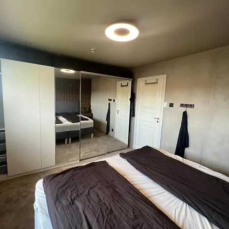 Ferienhaus Sentral Enebolig Pa Lura Med Jacuzzi!