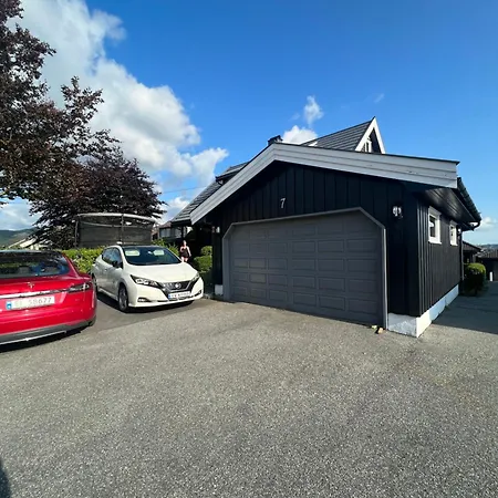 Sentral Enebolig Pa Lura Med Jacuzzi! * Stavanger