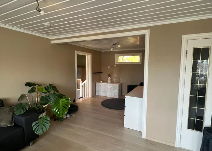 Semesterbostad Sentral Enebolig På Lura Med Jacuzzi! Stavanger