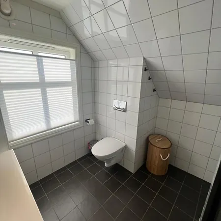 Sentral Enebolig Pa Lura Med Jacuzzi! 度假居 *