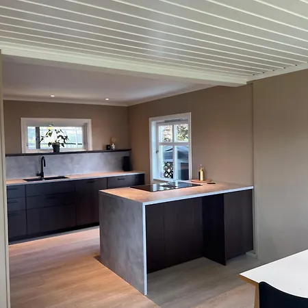 Sentral Enebolig Pa Lura Med Jacuzzi! * 斯塔万格