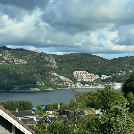 度假居 Sentral Enebolig Pa Lura Med Jacuzzi! 斯塔万格